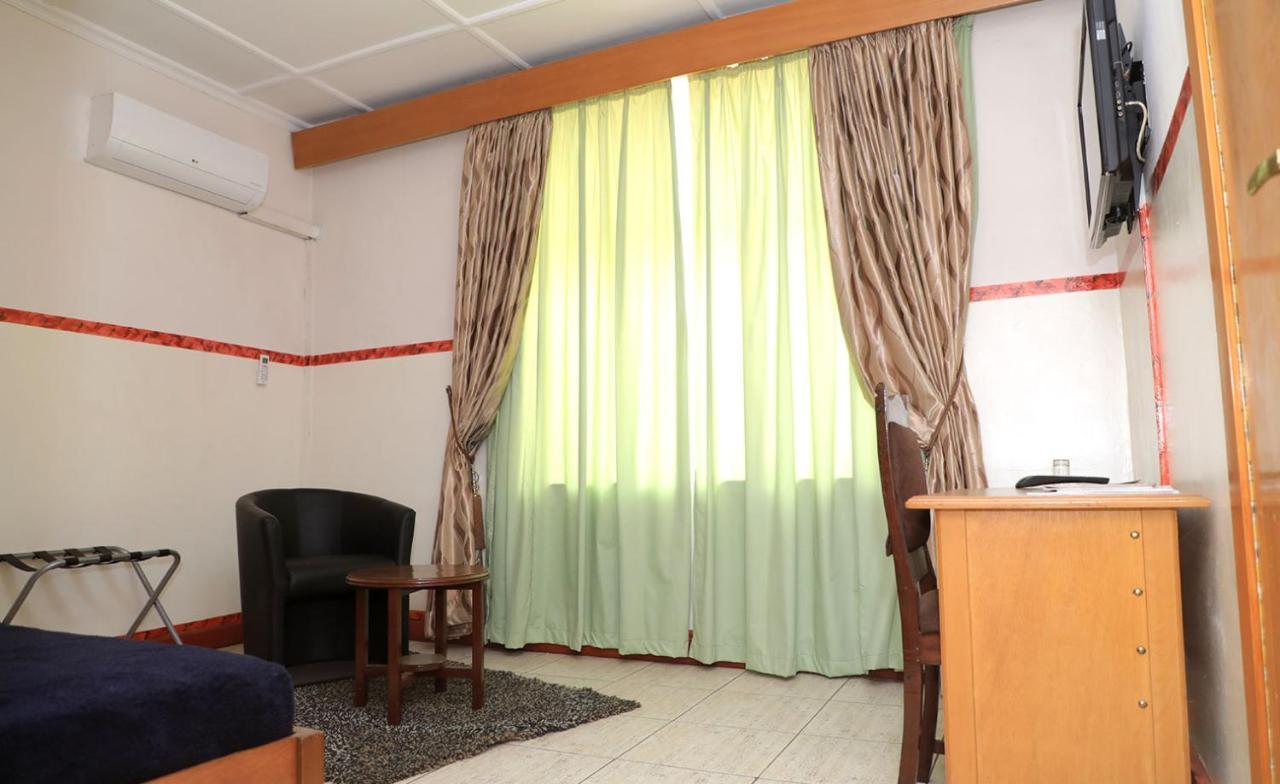 Park Hotel Lubumbashi Eksteriør bilde
